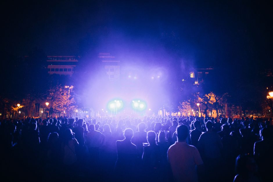 Travelling To A Festival And Staying Connected With Friends